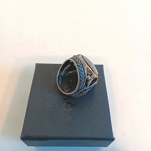 Dazzling Silver Ring, Size 8, with Black Zircon Stone - Picture 4 of 12